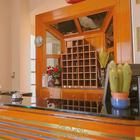 Hotel Sorrente Golem (Tirana)